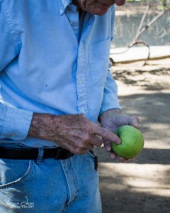1 John Lutz with apple 2015 - photo by Virginia Lazar