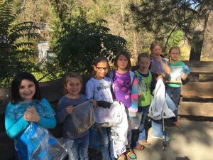 girl-scout-troup-132-great-sierra-river-clean-up-courtesy-jennifer-cooley-beavers