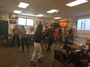 yhs-ib-program-english-ii-students-learn-to-cumbia-dance-2016-by-luci-montoya