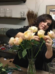 enchanted-florist-jennifer-lyster-working-with-flowers