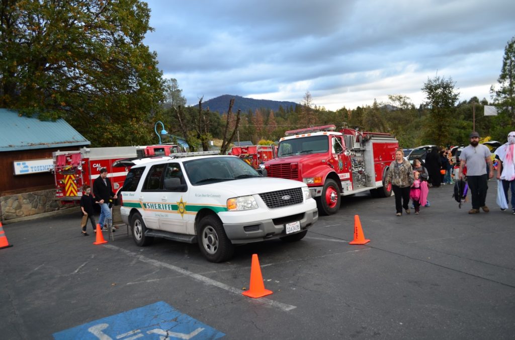 North Fork Post Office parking lot during Trunk-Or-Treat