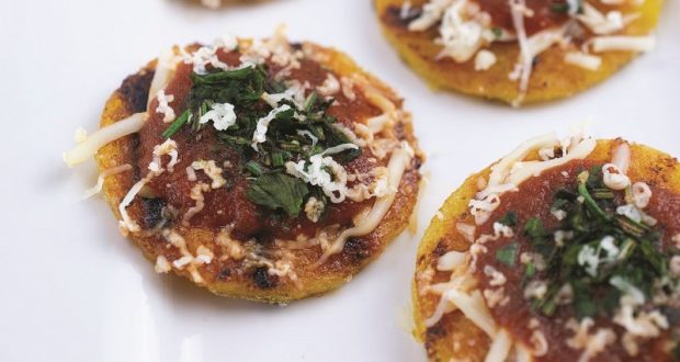 Image of pizza bites on a plate.