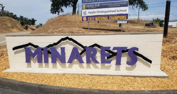 Image of the Minarets sign.