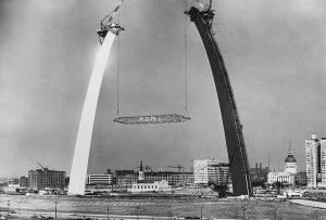 Image of the special cranes designed for building the arch. 
