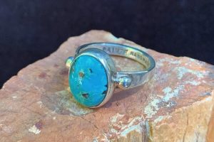 Image of a turquoise ring.