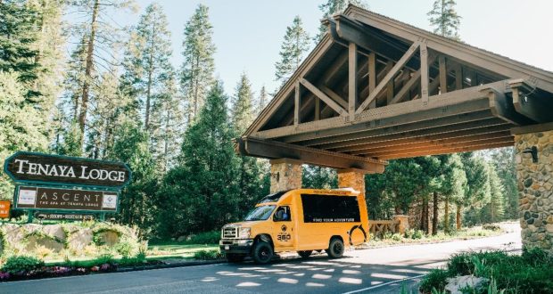 Image of Tenaya Lodge Entrance with Yellow Bus