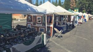 Image of the Pines Village Arts & Crafts Fair.