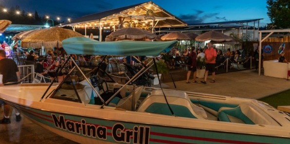 Image of the marina grill on bass lake