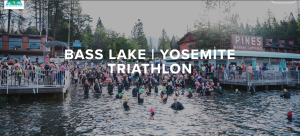 Image of people starting the triathlon in bass lake.