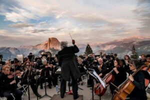 MYSO performing at Glacier Point (NPS photograph by Al Golub, August 21, 2016)