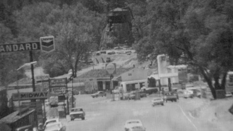 Photo of Oakhurst in 1960.