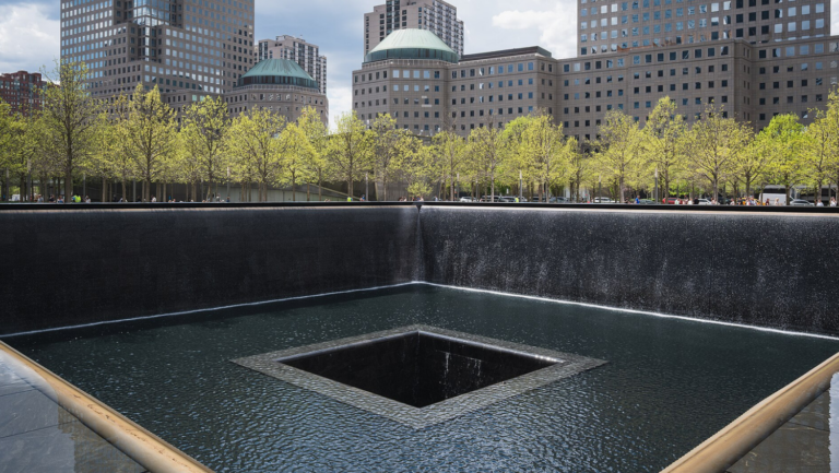 Photo of the 9.11 Memorial in New York.