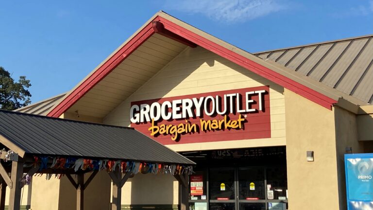 Photo of the Grocery Outlet in Oakhurst