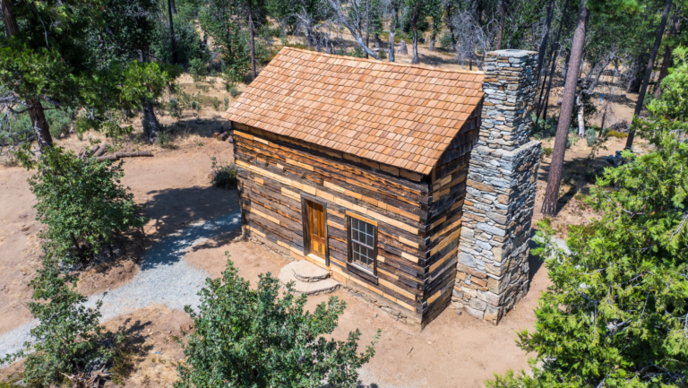 Photo of the historic Jesse Ross Cabin.