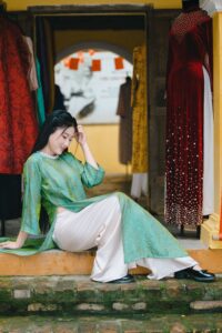 woman wearing silk
