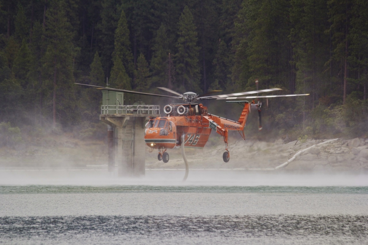 Air Crane dipping near Bass Lake Dam - photo by John-Mark Brix