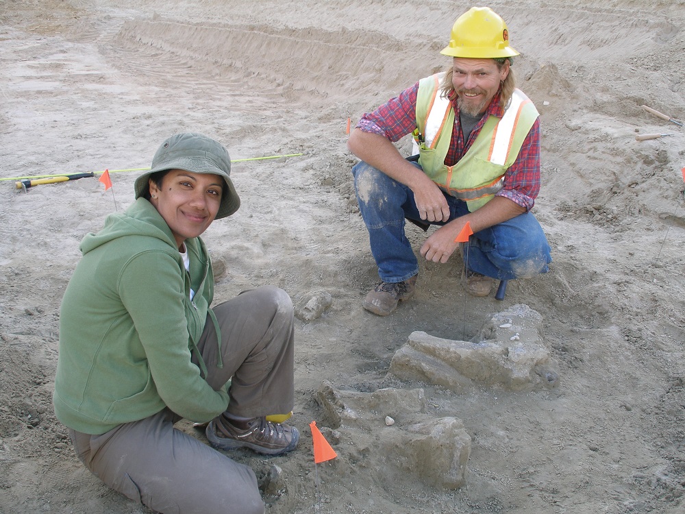 Blake Buford and Niranjala Kottachchi paleontologist with some camel bones at the Fairmead Landfill 2008 Courtesy FDC