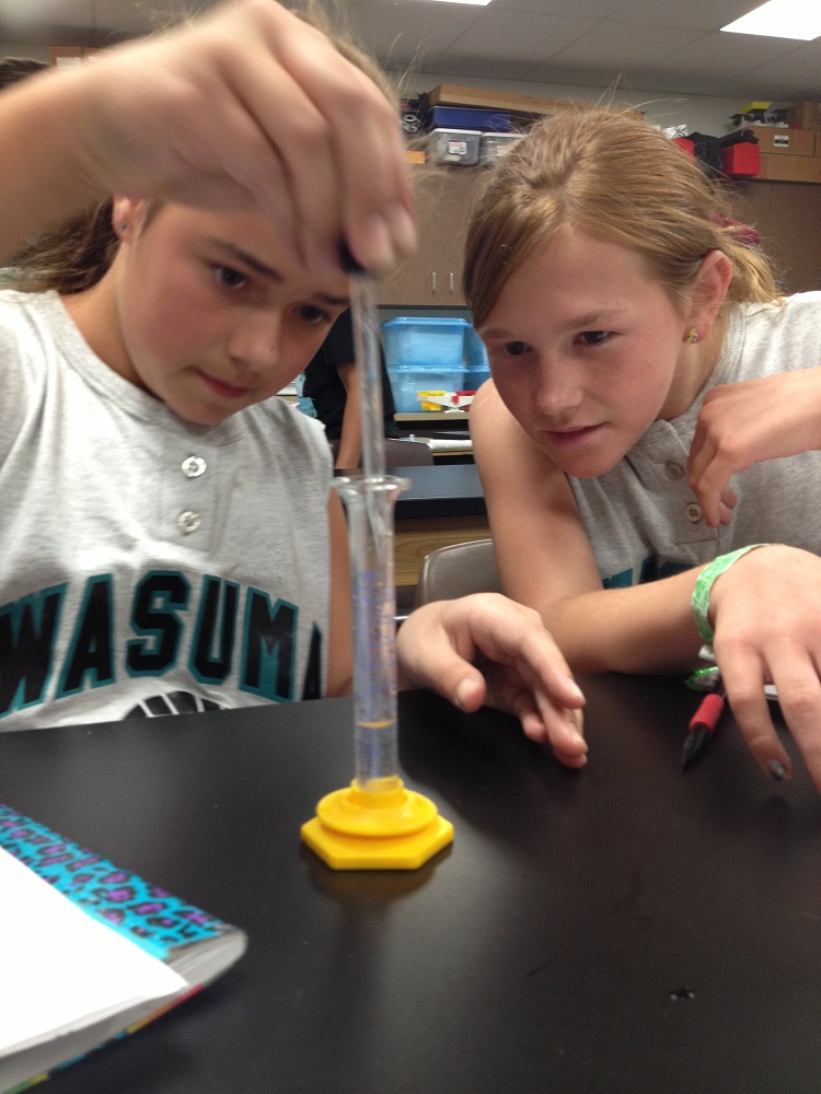 Wasuma students Alaura Ferris and Amber persson in science class - Dalton Smith and Diego Combs - photo courtesy of Wasuma School