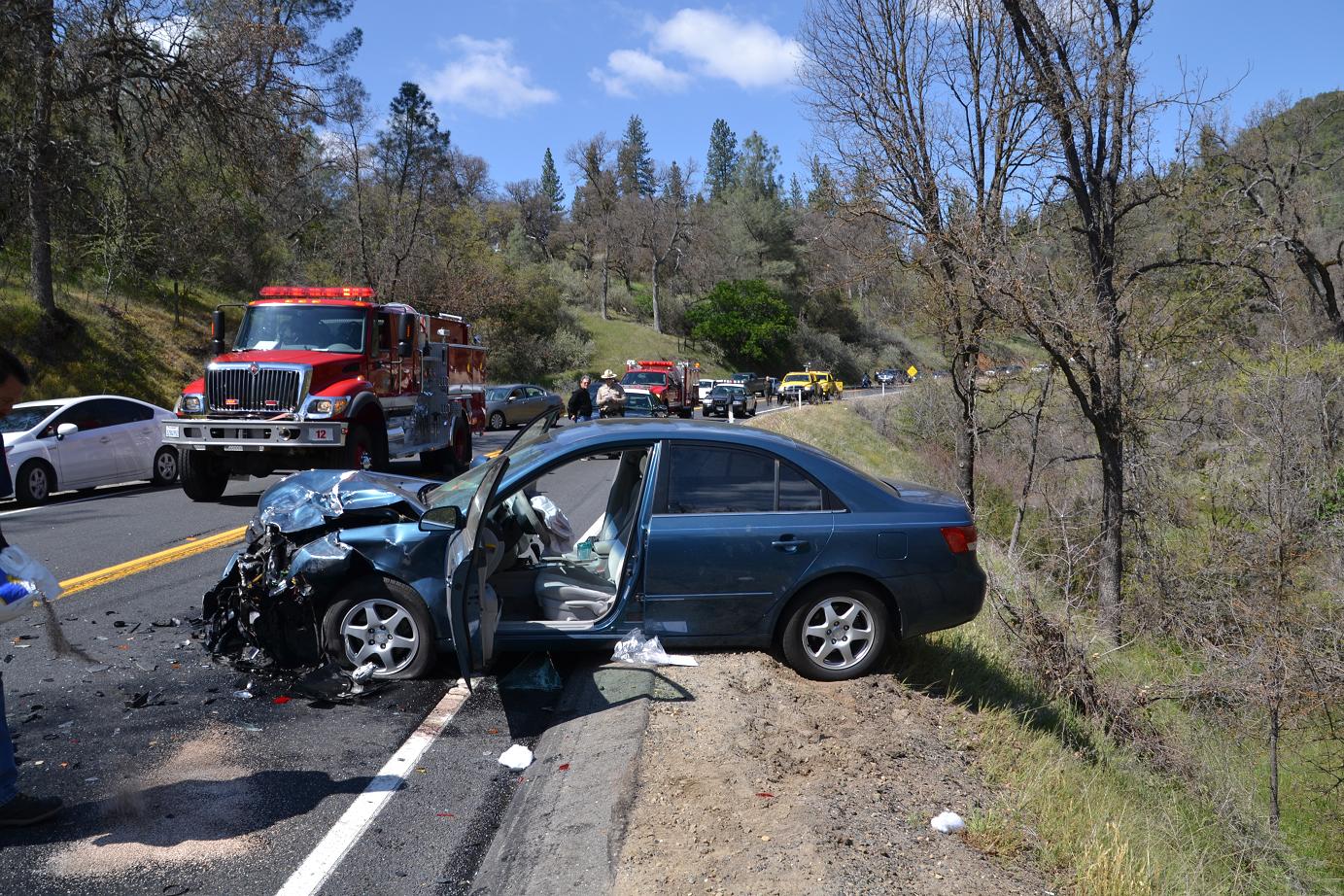Hyundai at Serpa Canyon crash - photo by Gina Clugston