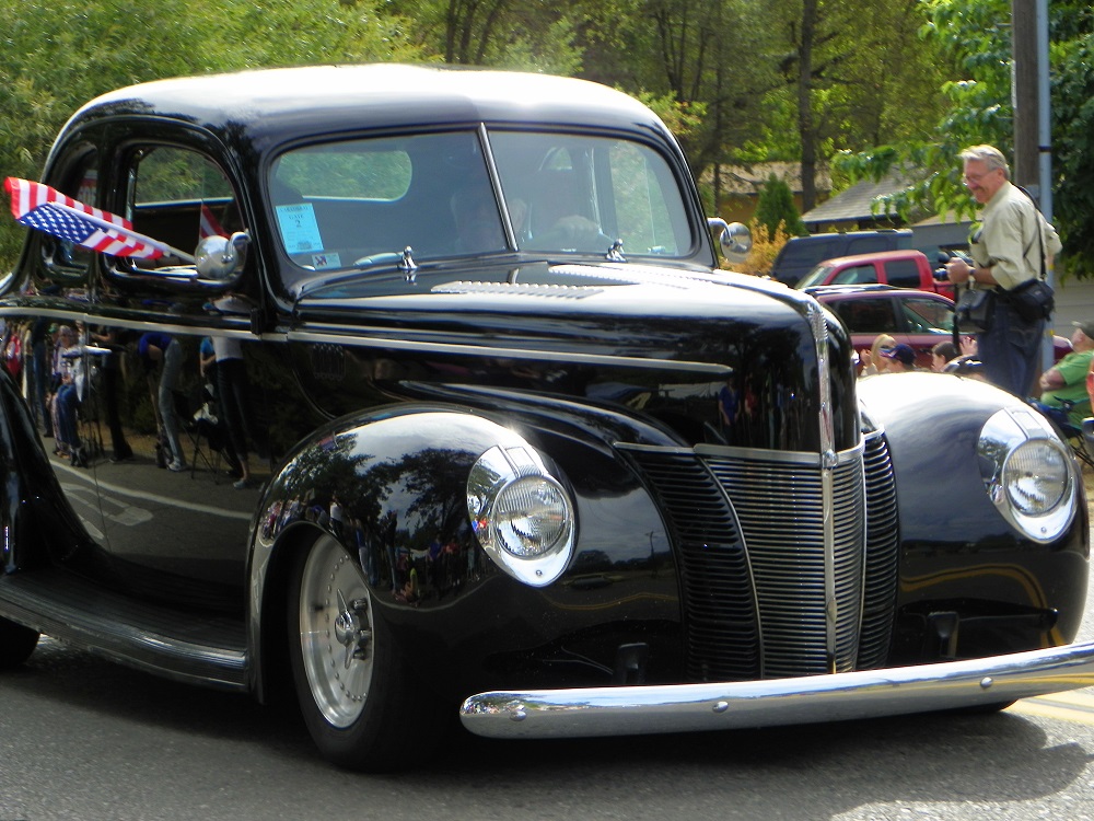 Mountain Heritage Days Parade 2013 - Classic Car 1 - Photo by Kellie Flanagan